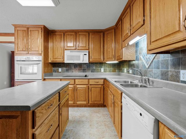 1227 County Road 383, Boaz, AL 35957