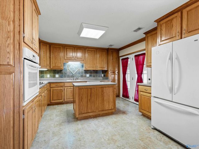 1227 County Road 383, Boaz, AL 35957