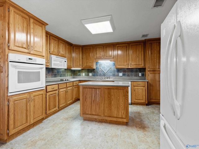 1227 County Road 383, Boaz, AL 35957