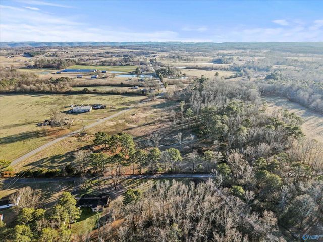 1227 County Road 383, Boaz, AL 35957