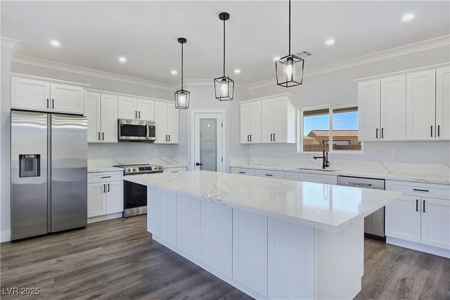 6920 Longmeadow Drive, Pahrump, NV 89061