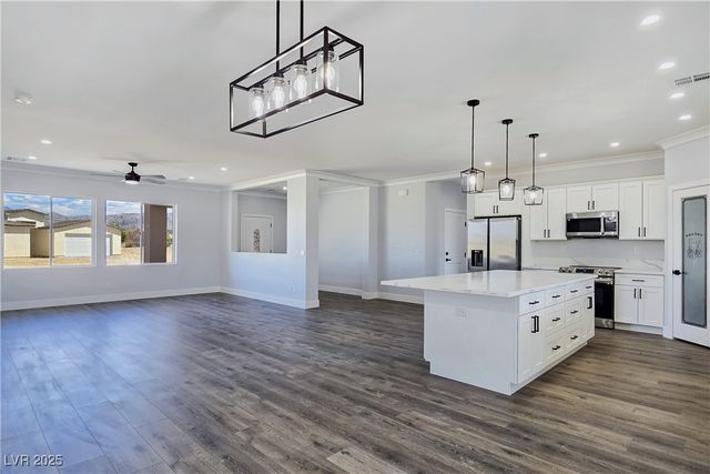 6920 Longmeadow Drive, Pahrump, NV 89061