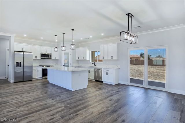 6920 Longmeadow Drive, Pahrump, NV 89061