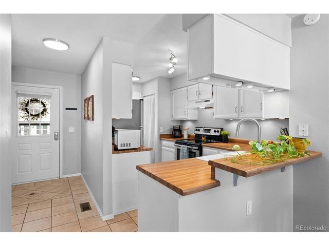 9630 W Cornell Pl, Lakewood, CO 80227