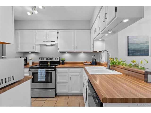 9630 W Cornell Pl, Lakewood, CO 80227