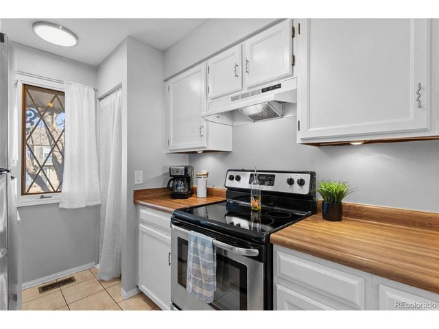 9630 W Cornell Pl, Lakewood, CO 80227