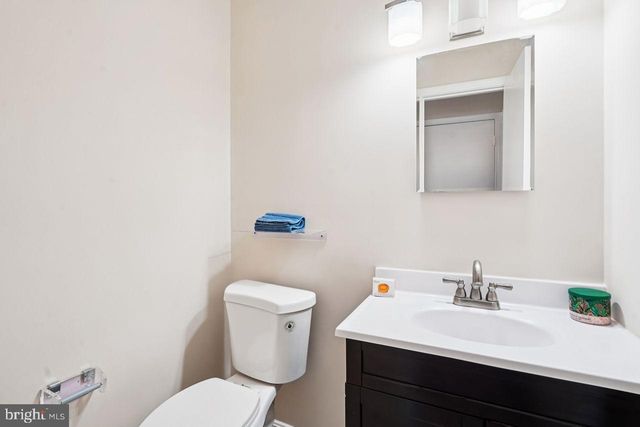 8020 LAKENHEATH WAY, Potomac, MD 20854