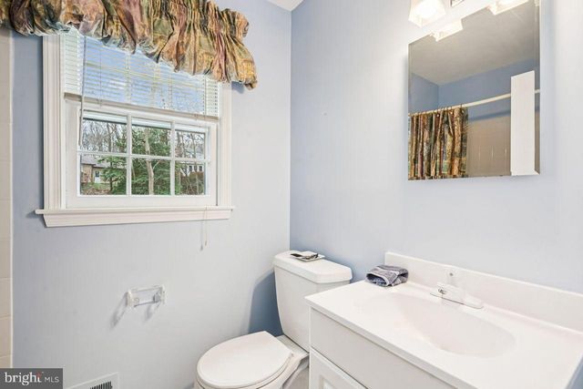 8020 LAKENHEATH WAY, Potomac, MD 20854