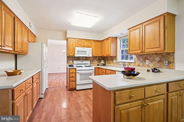 8020 LAKENHEATH WAY, Potomac, MD 20854