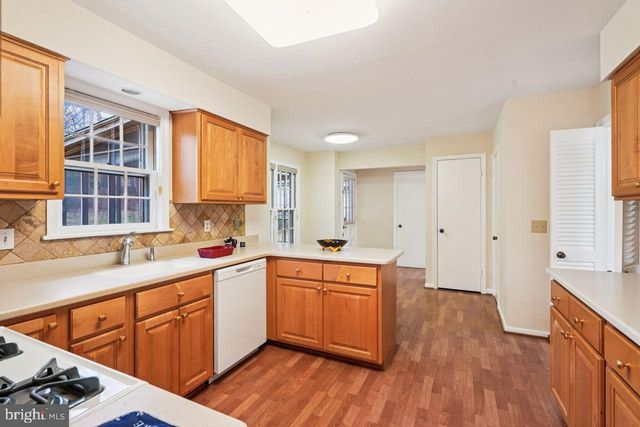 8020 LAKENHEATH WAY, Potomac, MD 20854