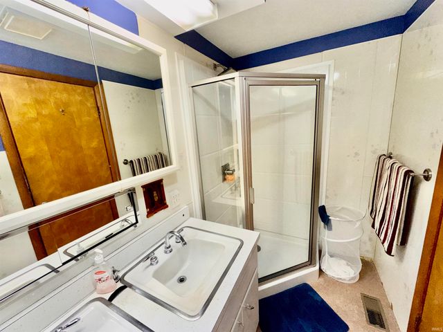 2922 S Country Club Dr S, Rochester, IN 46975