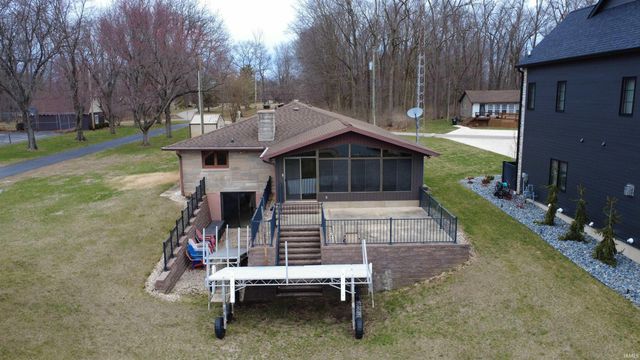 2922 S Country Club Dr S, Rochester, IN 46975