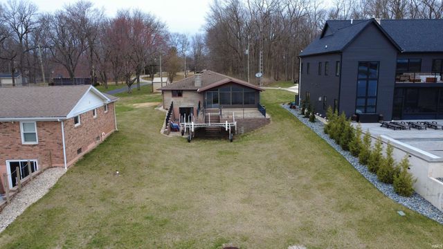 2922 S Country Club Dr S, Rochester, IN 46975