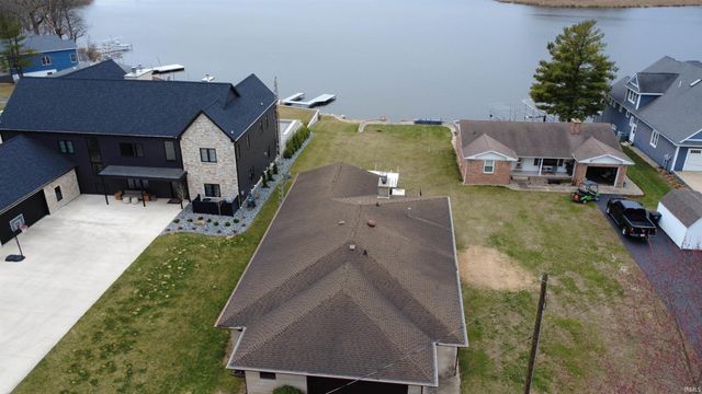 2922 S Country Club Dr S, Rochester, IN 46975