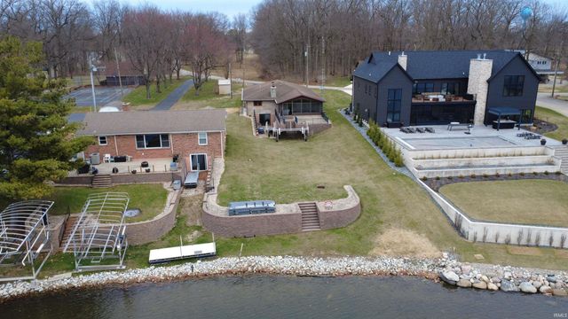 2922 S Country Club Dr S, Rochester, IN 46975