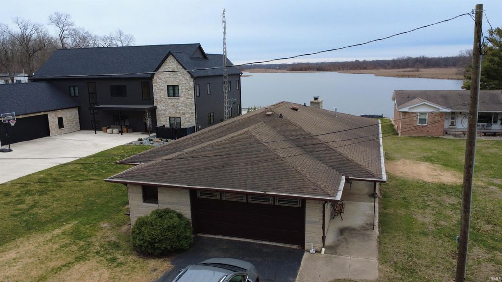 2922 S Country Club Dr S, Rochester, IN 46975