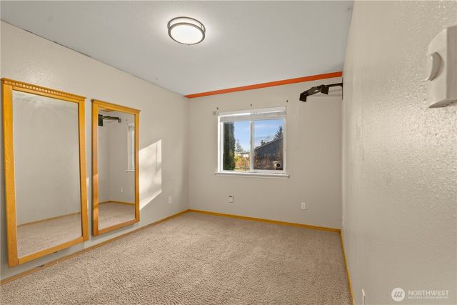 17517 Park Avenue S, Spanaway, WA 98387