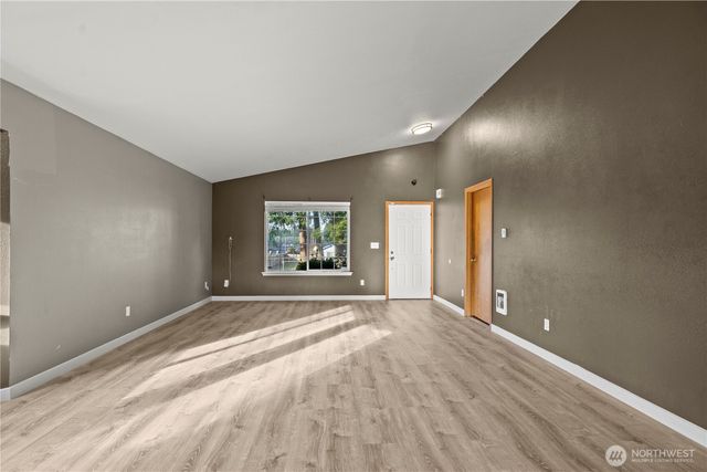 17517 Park Avenue S, Spanaway, WA 98387