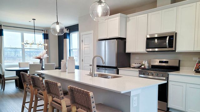 2225 Waters Edge Drive, Schaumburg, IL 60173