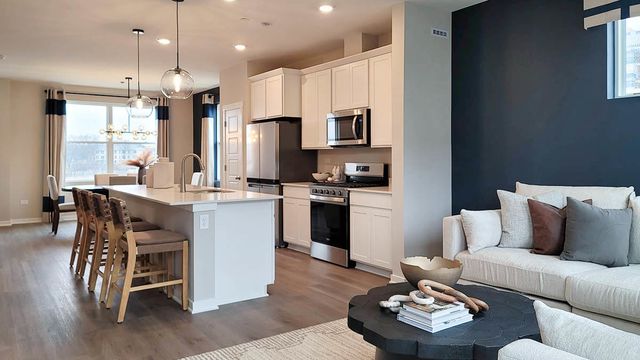 2225 Waters Edge Drive, Schaumburg, IL 60173