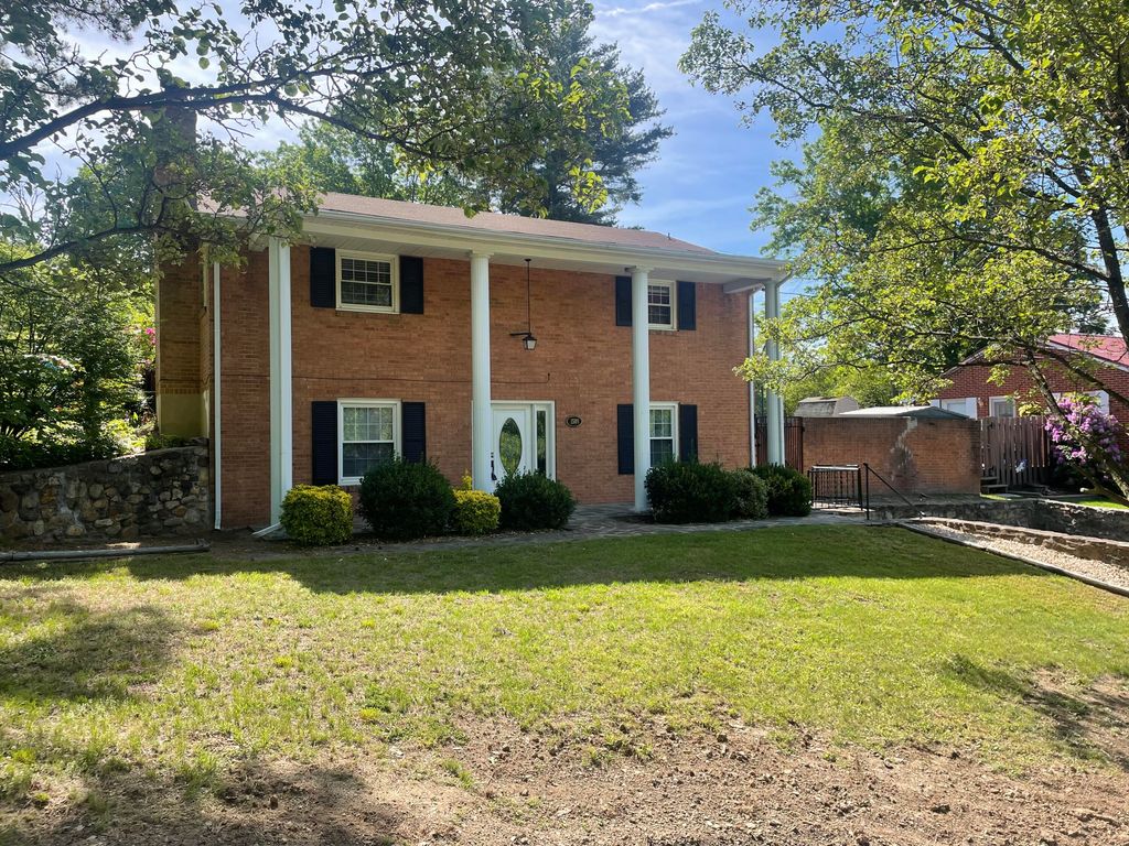 1508 Jefferson AVE, Clifton Forge, VA 24422