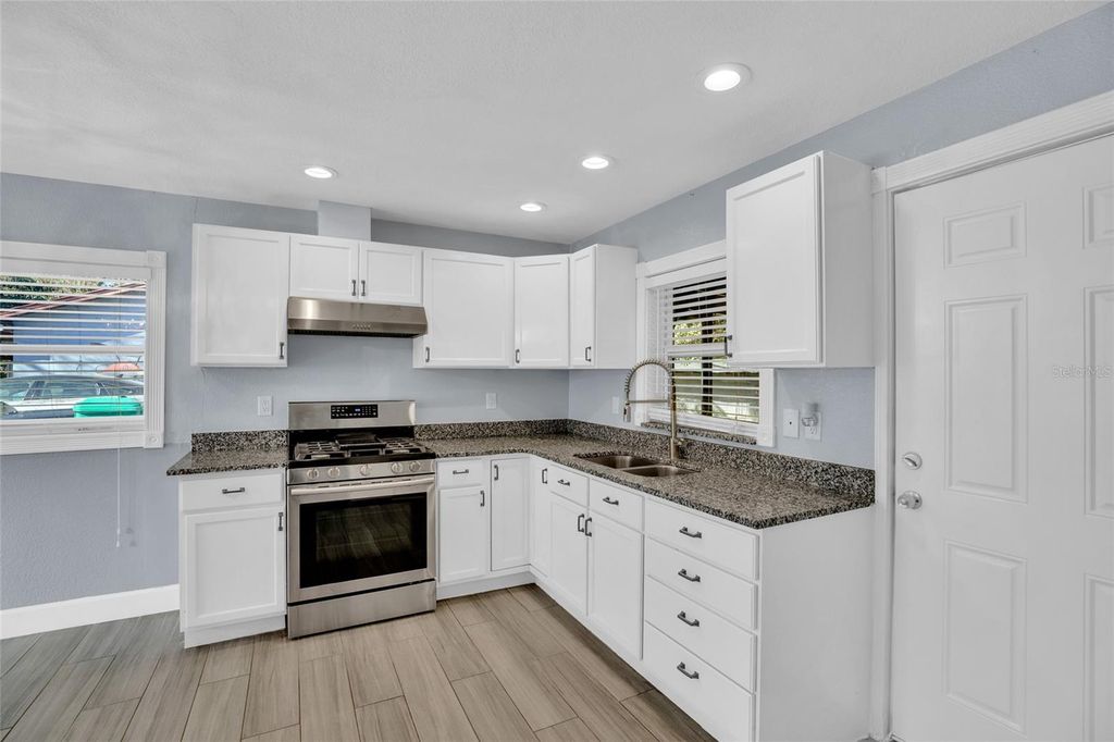 Image 13 of property listing at 3559 NW 4TH STREET, Okeechobee, FL 34972