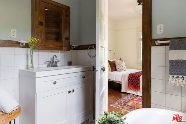 1706 Morton Avenue, Los Angeles, CA 90026