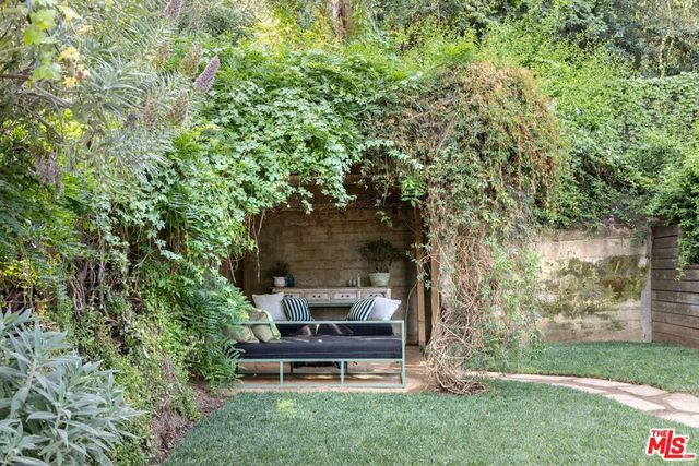 1706 Morton Avenue, Los Angeles, CA 90026