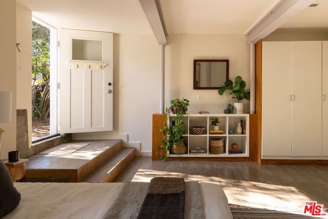 1706 Morton Avenue, Los Angeles, CA 90026