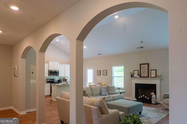 46 Roundabout Lane NW, Adairsville, GA 30103