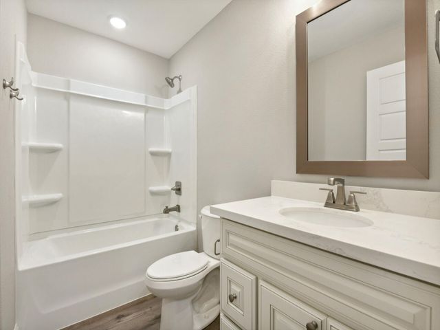 18 S Founders Way, Hattiesburg, MS 39401