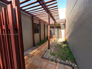 1091 N Hiatus Rd 1091, Pembroke Pines, FL 33026
