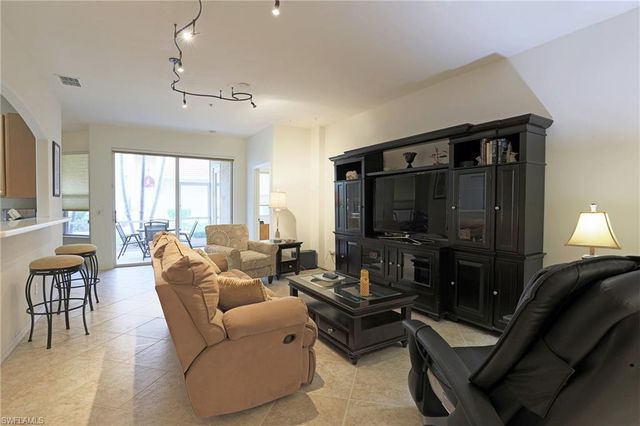 13225 Silver Thorn LOOP # 304, North Fort Myers, FL 33903