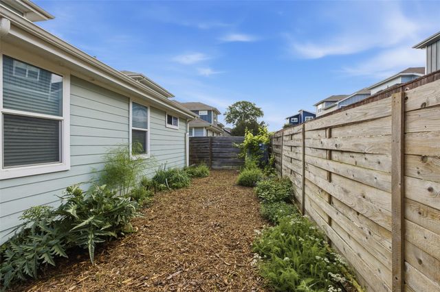 7107 Mowbray ST 44, Austin, TX 78741