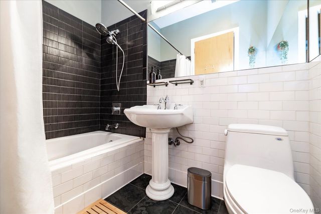 689 Myrtle Avenue 3D, Brooklyn, NY 11205