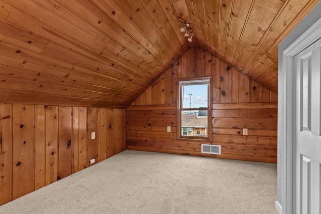 226 GRUENWALD AVENUE, Neenah, WI 54956