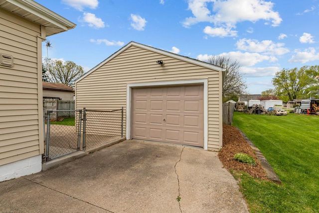 226 GRUENWALD AVENUE, Neenah, WI 54956