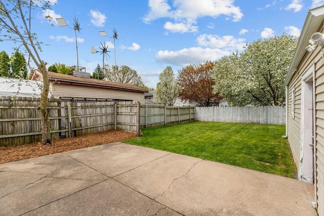 226 GRUENWALD AVENUE, Neenah, WI 54956