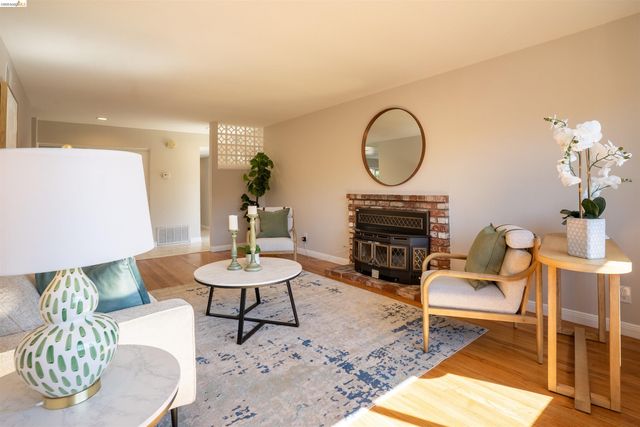 410 Fensalir Ave, Pleasant Hill, CA 94523