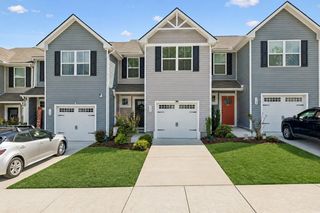 726 Cottoncloud Dr, Lebanon, TN 37090