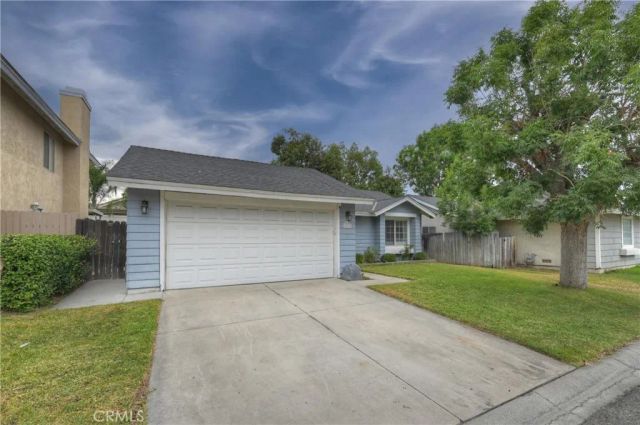 28679 Strathmore, Highland, CA 92346