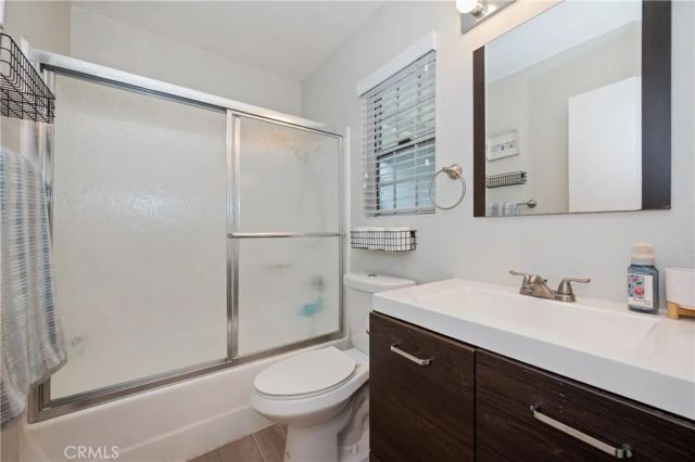 28679 Strathmore, Highland, CA 92346