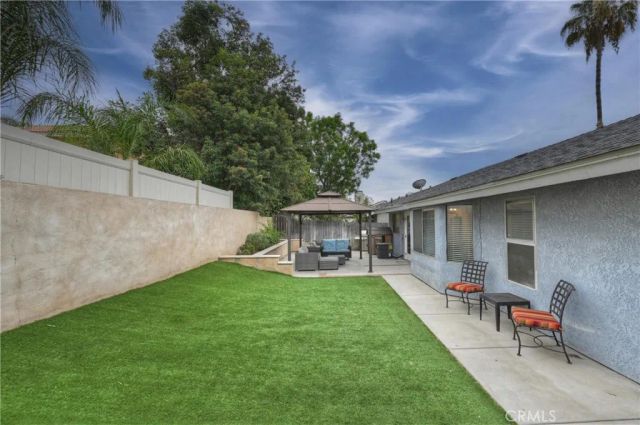 28679 Strathmore, Highland, CA 92346