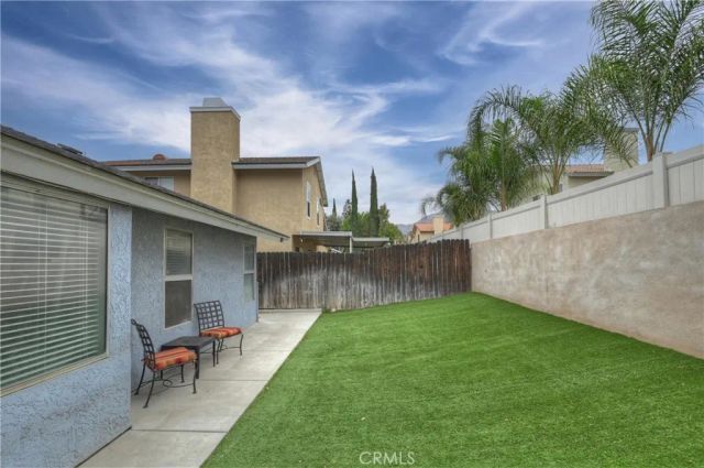 28679 Strathmore, Highland, CA 92346