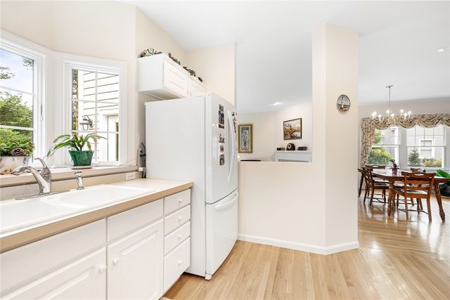 200 Wickford Point Road, North Kingstown, RI 02852