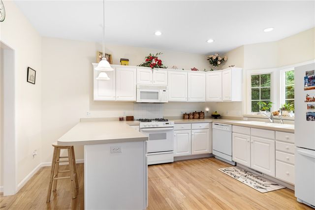 200 Wickford Point Road, North Kingstown, RI 02852