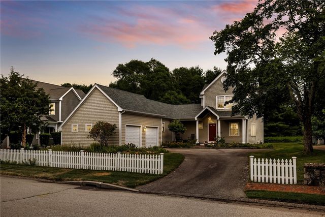 200 Wickford Point Road, North Kingstown, RI 02852