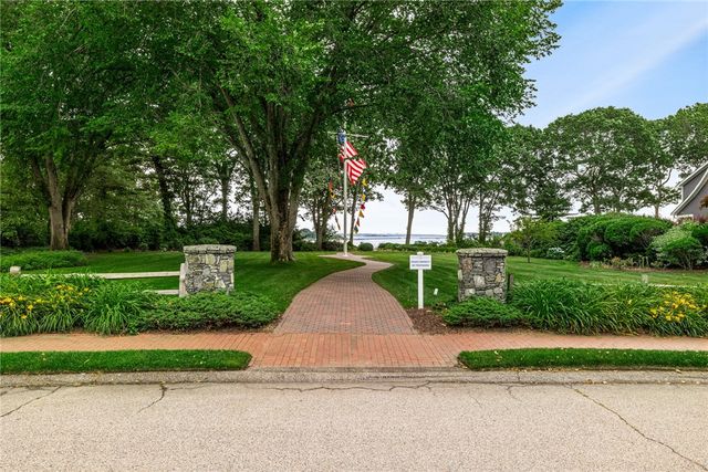 200 Wickford Point Road, North Kingstown, RI 02852