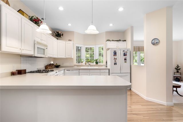 200 Wickford Point Road, North Kingstown, RI 02852
