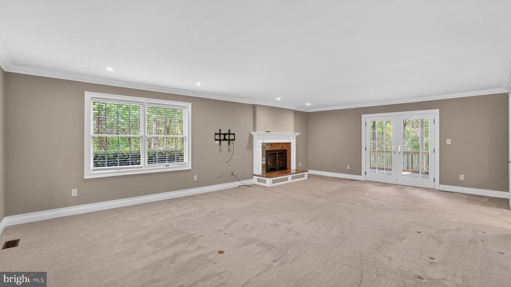 Image 11 of property listing at 328 GREENRIDGE DR, Dunkirk, MD 20754